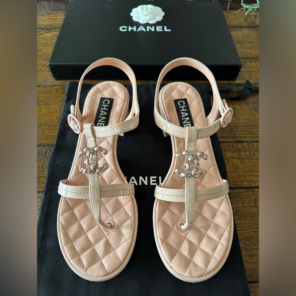 CHANEL Sandals